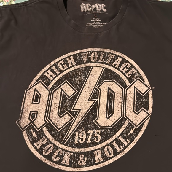 AC⚡️DC T-shirt HIGH VOLTAGE! Large 100% cotton, vintage short sleeve t-shirt. 👀 - Picture 6 of 6